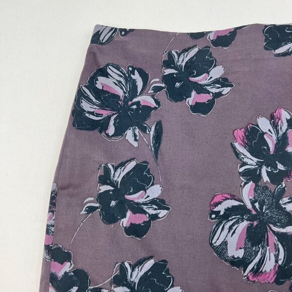 Ann Taylor Floral Pencil Skirt Knee Length Back Slit Purple/Multi Size 0 - Picture 3 of 9